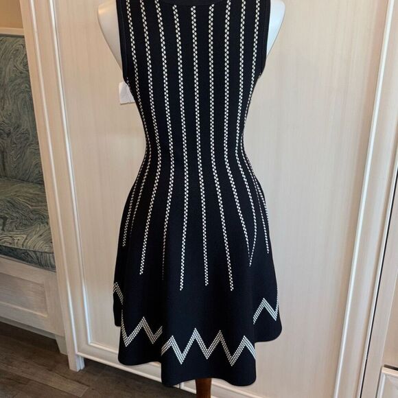NWT Hale Bob black/white fit & flare dress Sz S graphic summer cruise - Picture 5 of 13